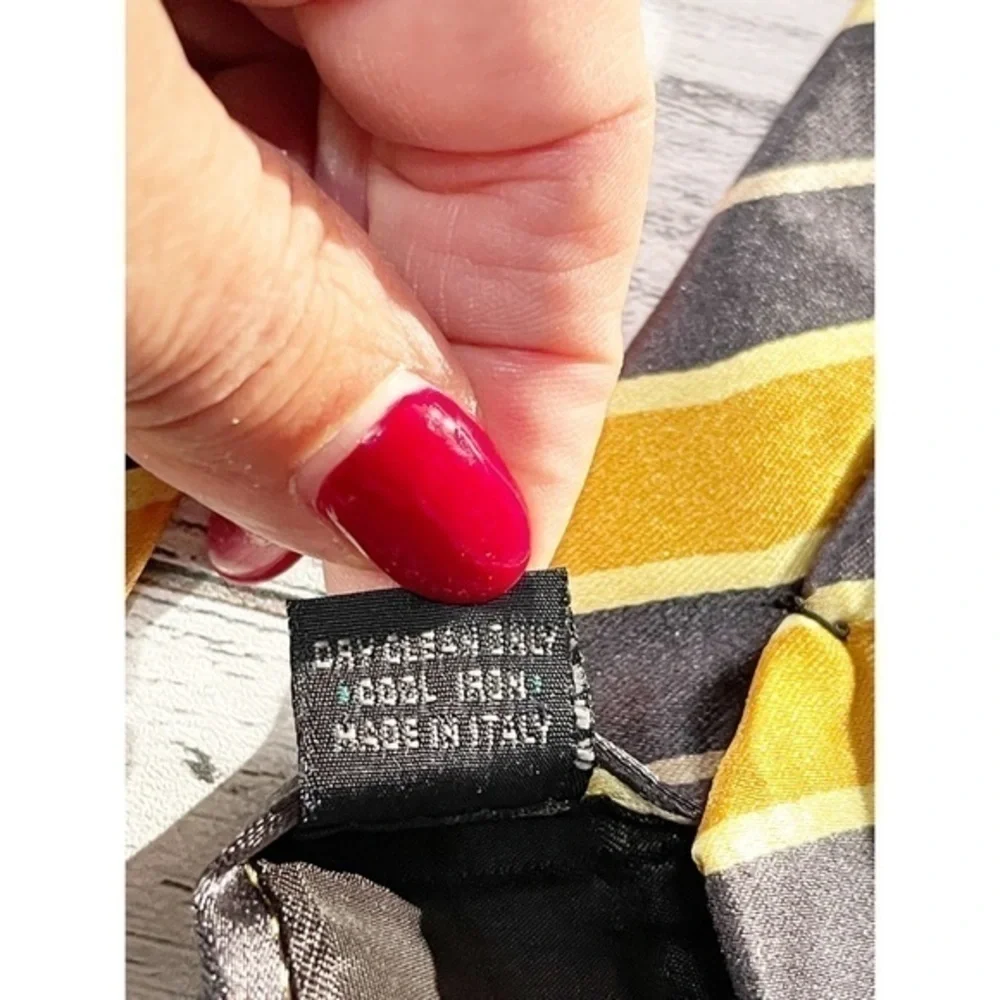 BURBERRY Italy Men's Classic 60" Neck Tie in Yellow Navy Stripe - Picture 3 of 6